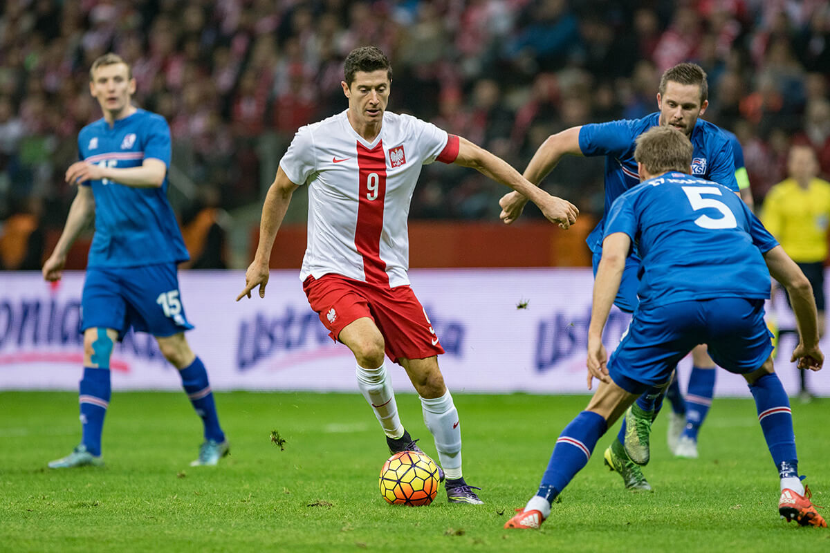 Robert Lewandowski podczas ostatniego meczu z Islandią