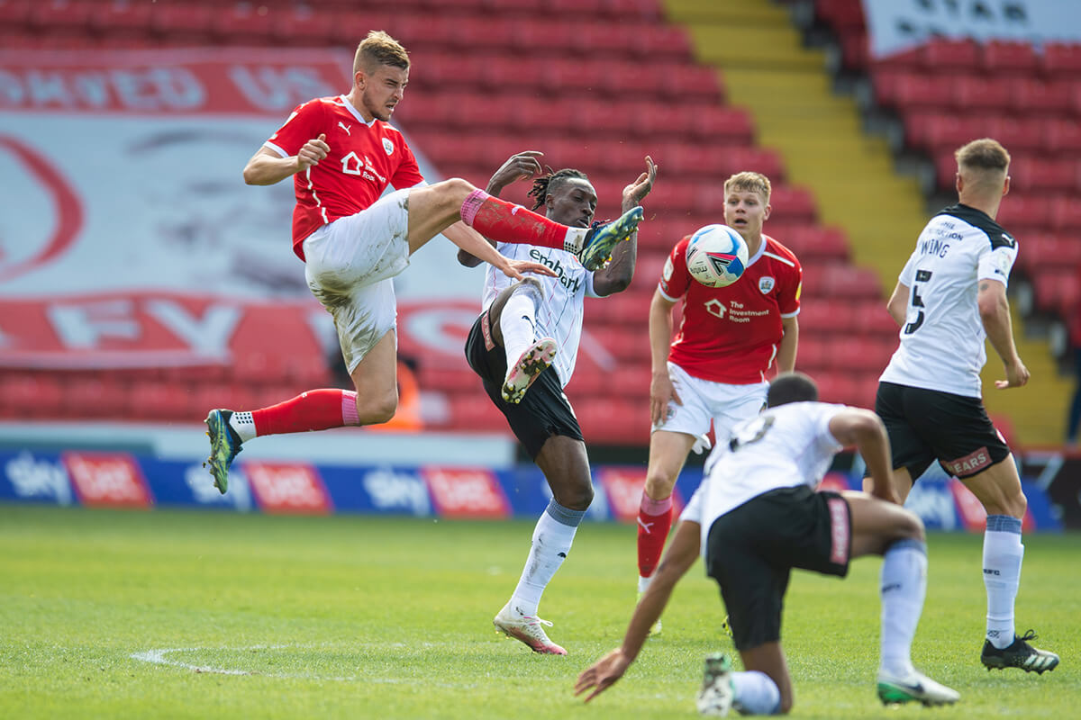 Michał Helik podczas meczu z Rotherham