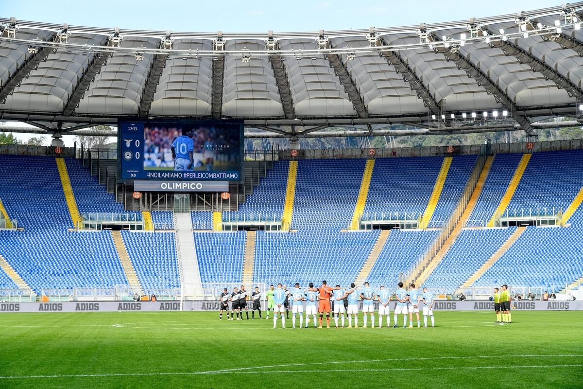 Stadio Olimpico żegnające Diego Maradonę