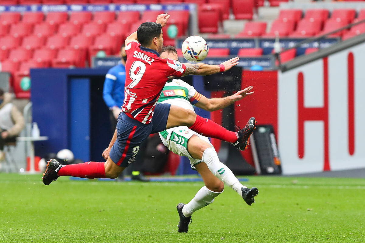 Luis Suarez w meczu z Elche