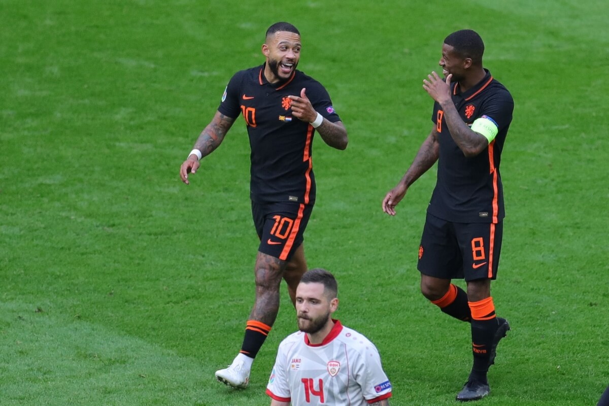 Memphis Depay i Georginio Wijanldum