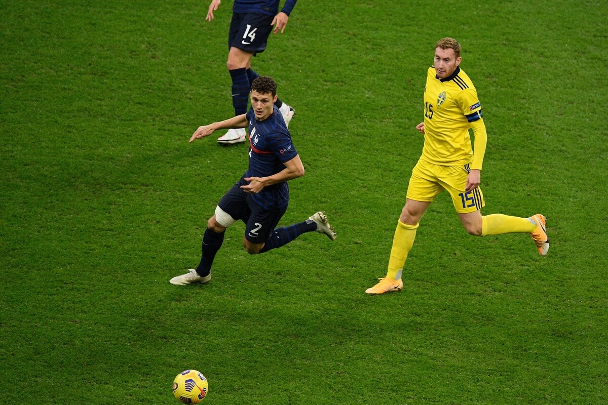 Dejan Kulusevski (z prawej)