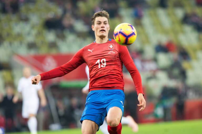 Patrik Schick / Patrik Schick Merasa Terlalu Cepat Bergabung dengan AS ... - ↑ la roma ufficializza l'ingaggio di patrik schick (итал.).