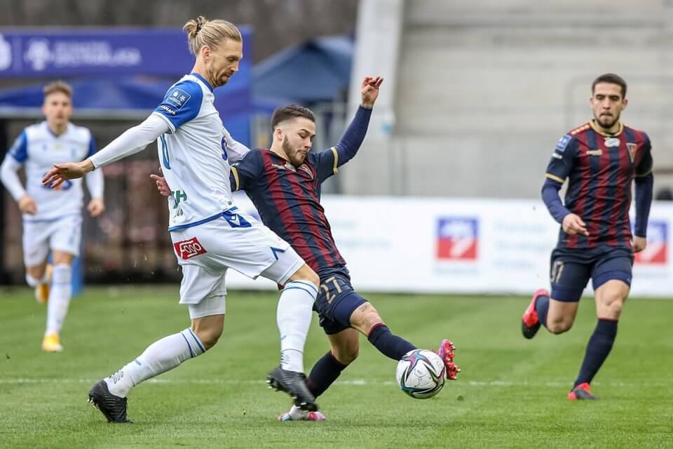 Lech – Pogoń : Lech Poznań - Pogoń Szczecin. Gdzie obejrzeć transmisję ... / Compare soccer teams (h2h) date league home rival ht ft;