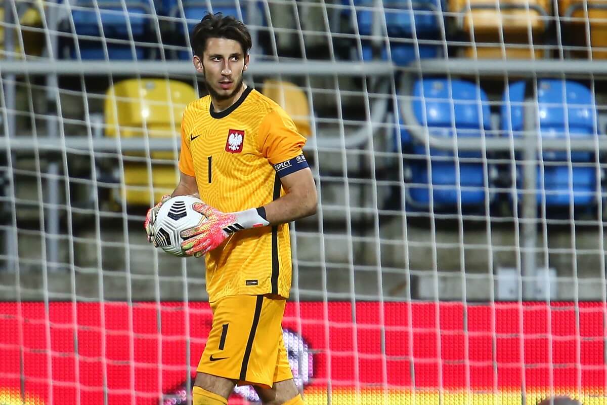 Kamil Grabara: profil zawodnika - dane, informacje, historia kariery - Goal.pl