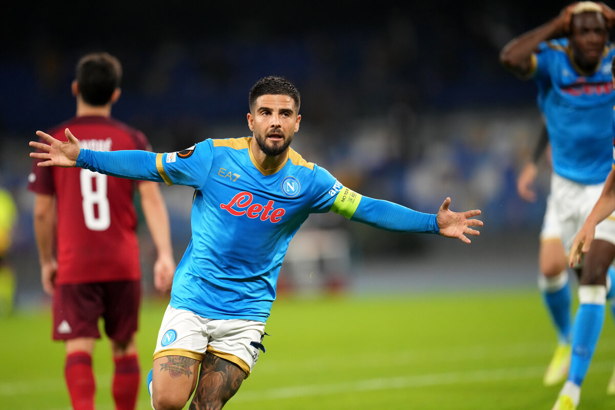 Insigne cieszy się z gola przeciwko Legii