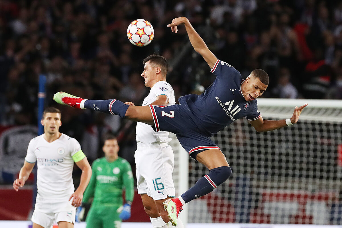 Kylian Mbappe podczas meczu z Manchesterem City