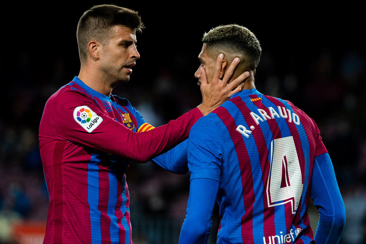 Gerard Pique i Ronald Araujo