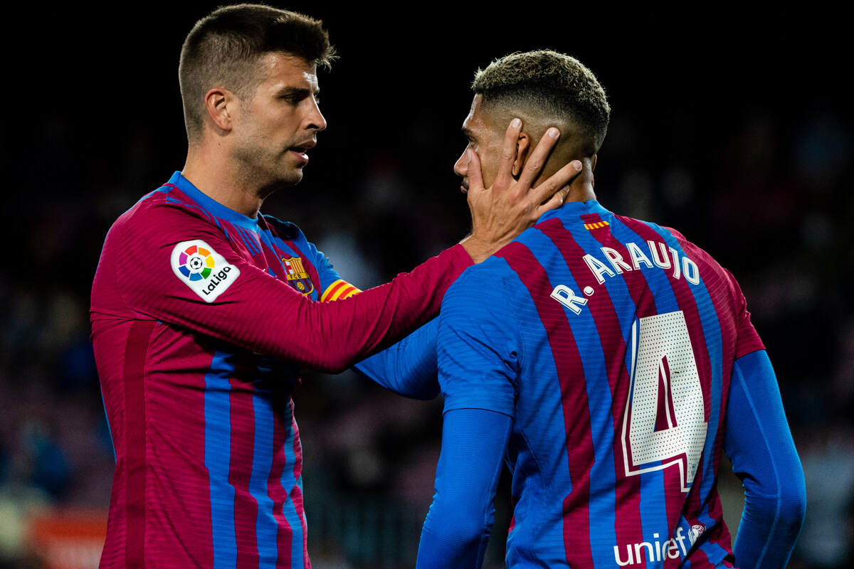 Gerard Pique i Ronald Araujo