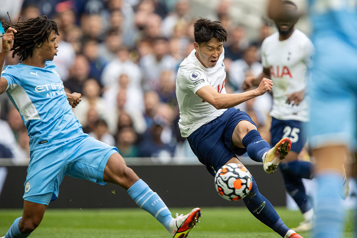 Nathan Ake i Heung-Min Son