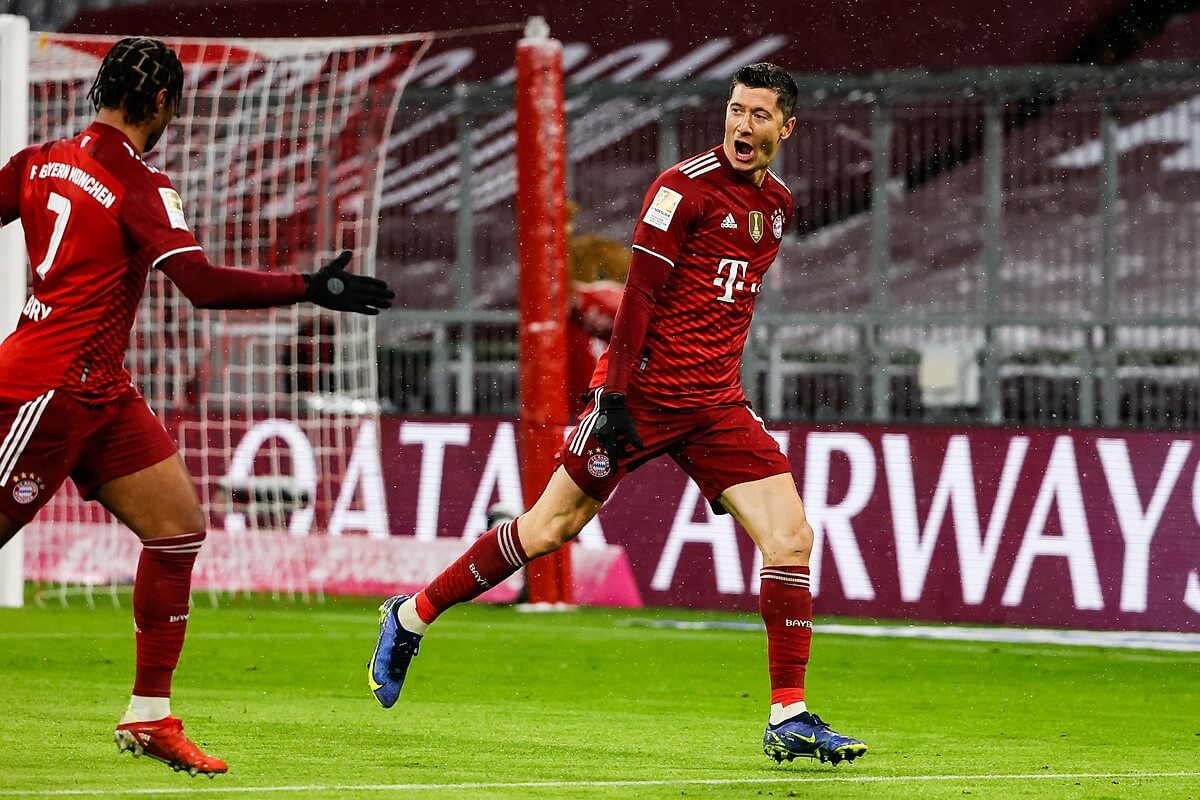 Robert Lewandowski (z prawej)