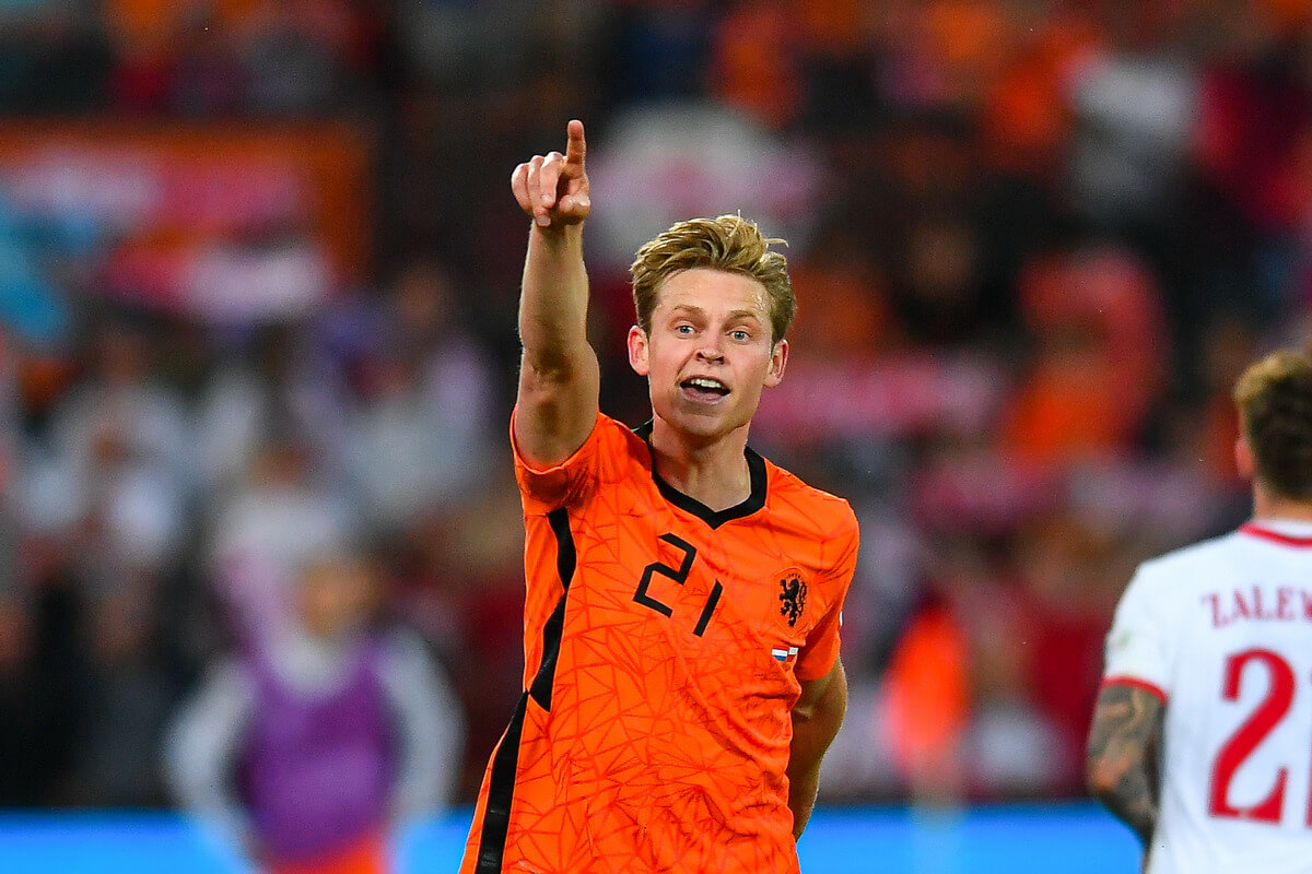 Frenkie de Jong w meczu z Polską