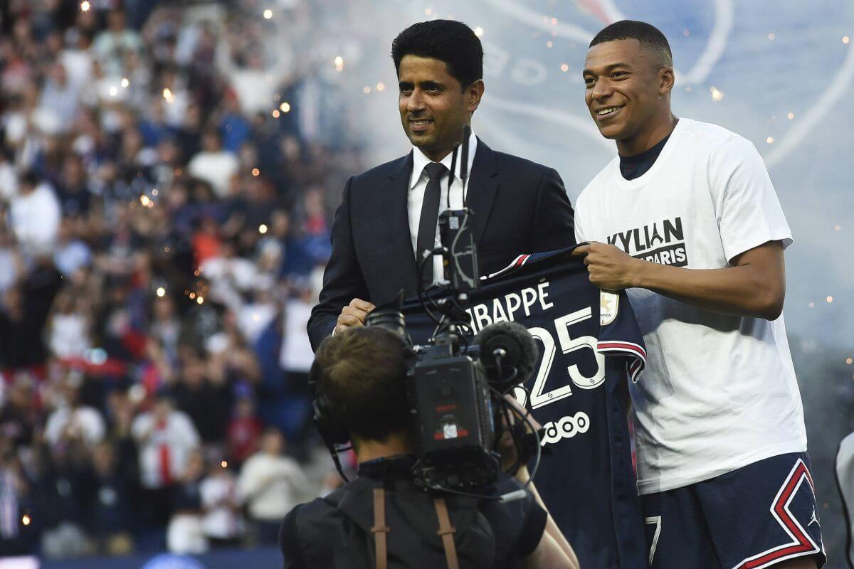 Nasser Al-Khelaifi z Kylianem Mbappe