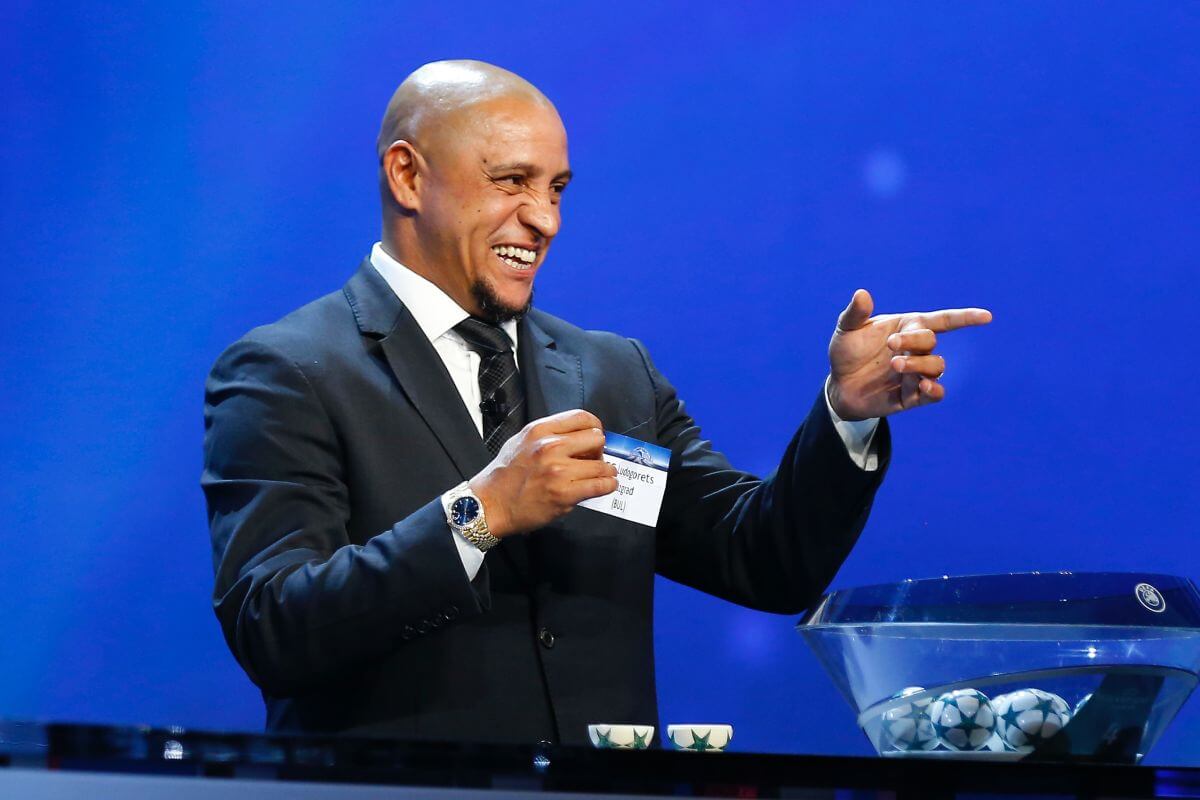 Roberto Carlos podczas losowania Ligi Mistrzów