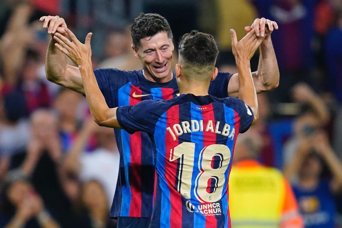 Robert Lewandowski i Jordi Alba