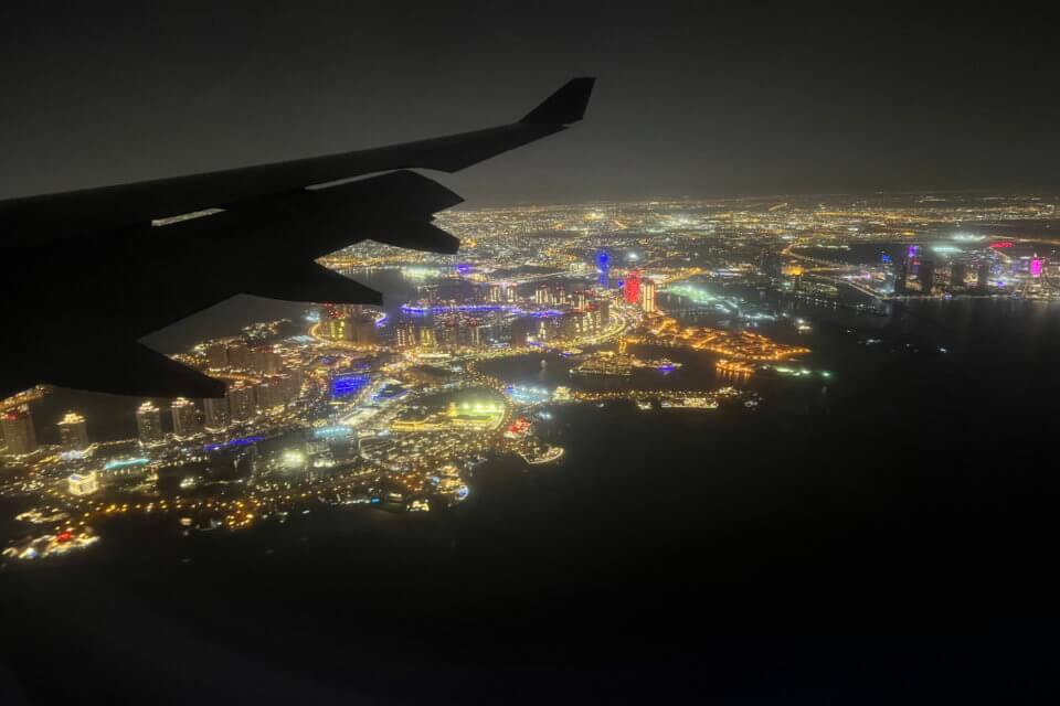 Doha z lotu ptaka. Chwilę przed lądowaniem
