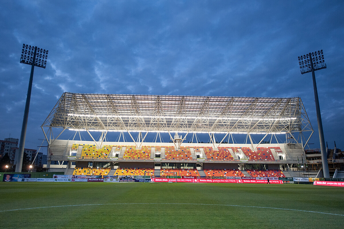 Maszty oświetleniowe ze starego stadionu Podbeskidzia trafią do Chorzowa?