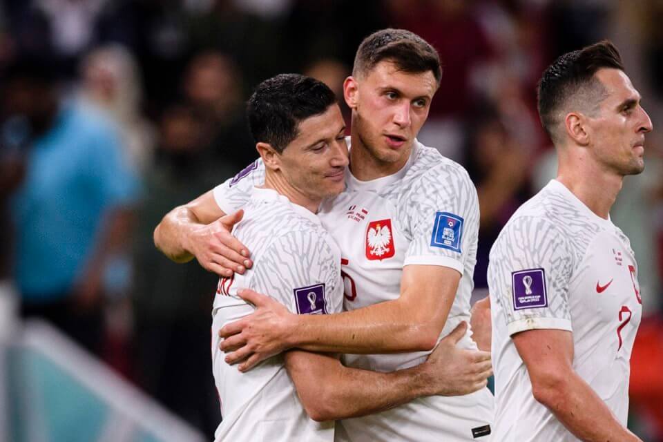 Robert Lewandowski i Krystian Bielik