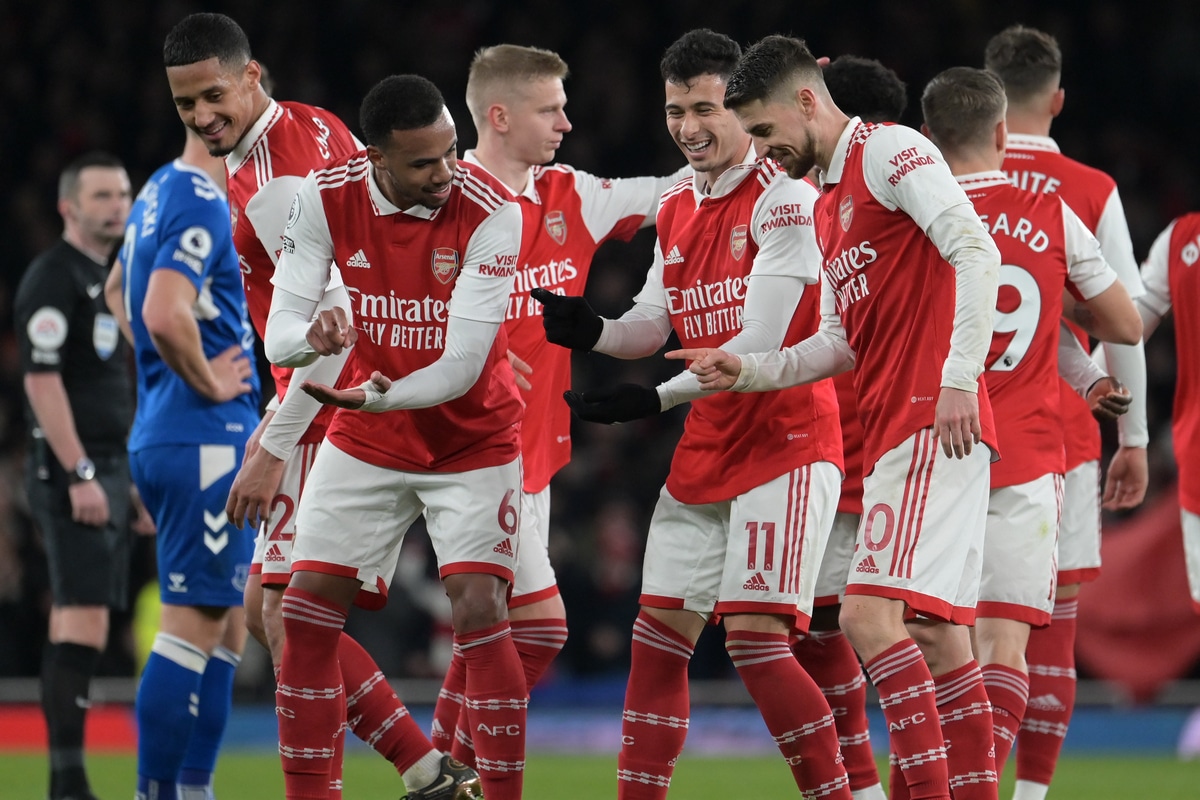 Piłkarze Arsenalu w meczu z Evertonem