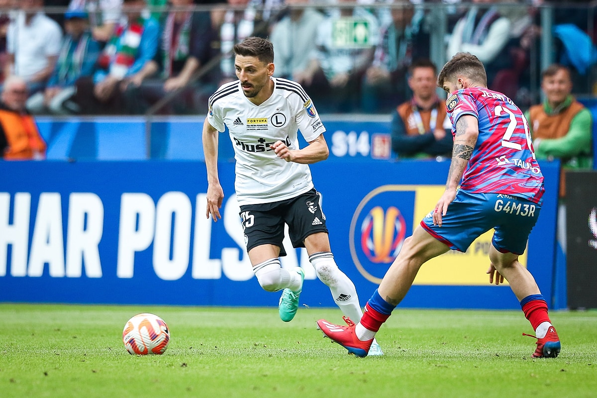 Filip Mladenović (z lewej)