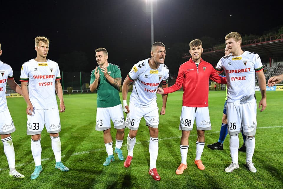 Transfery. GKS Tychy ma pozyskać lewego obrońcę Goal.pl