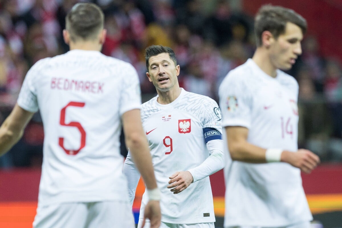 Jan Bednarek, Robert Lewandowski i Jakub Kiwior