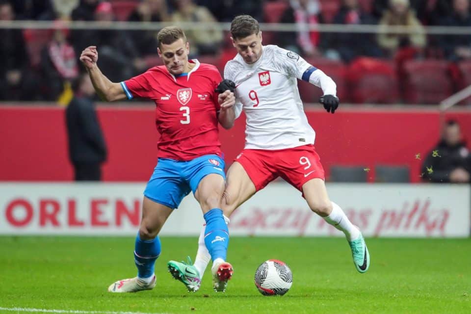 Tomas Holes, Robert Lewandowski