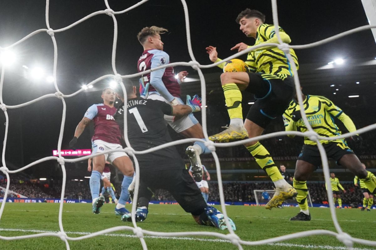 Aston Villa v Arsenal
