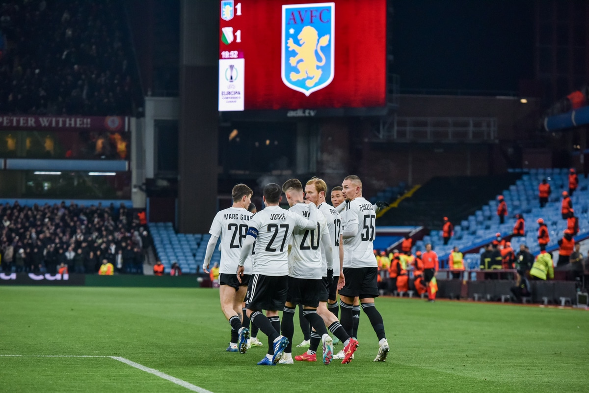 Piłkarze Legii na Villa Park