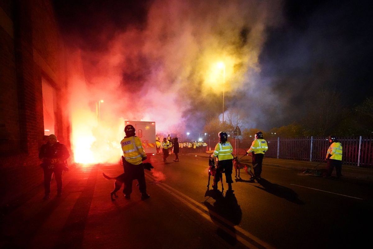Zamieszki pod Villa Park