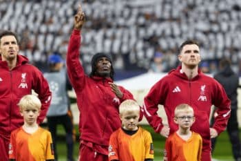 Jeremie Frimpong (w środku)