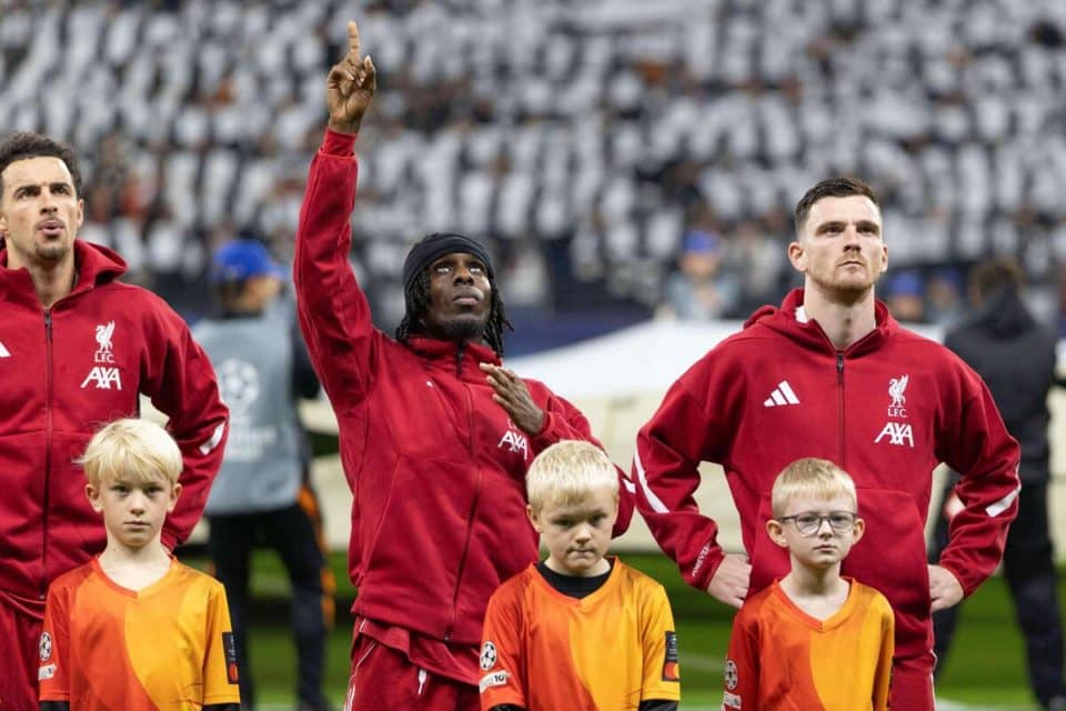 Jeremie Frimpong (w środku)