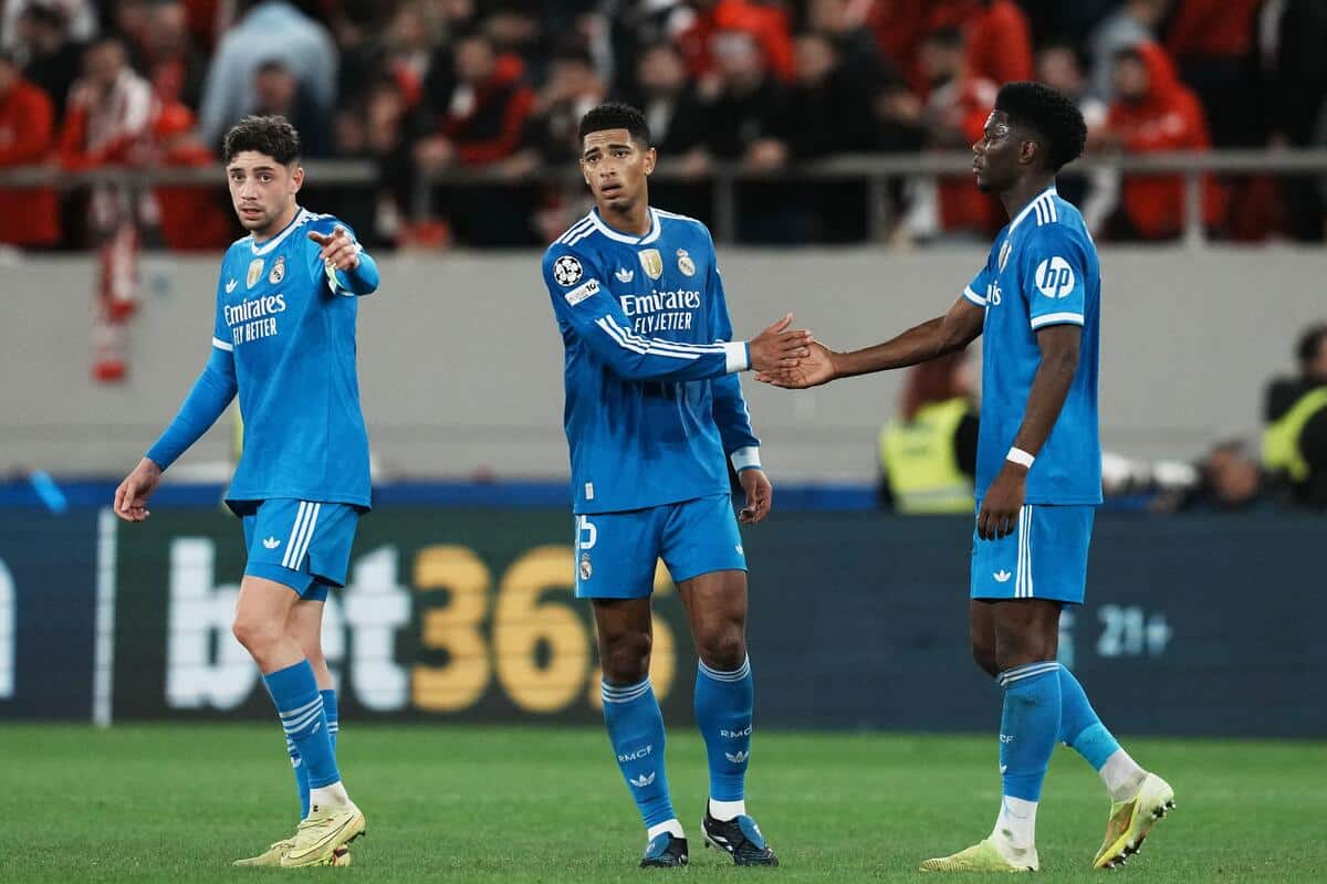 Jude Bellingham (w środku)