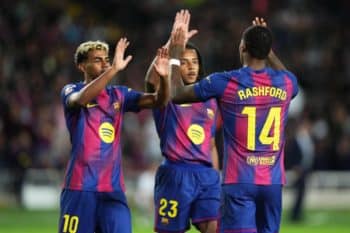 Jules Kounde (w środku)