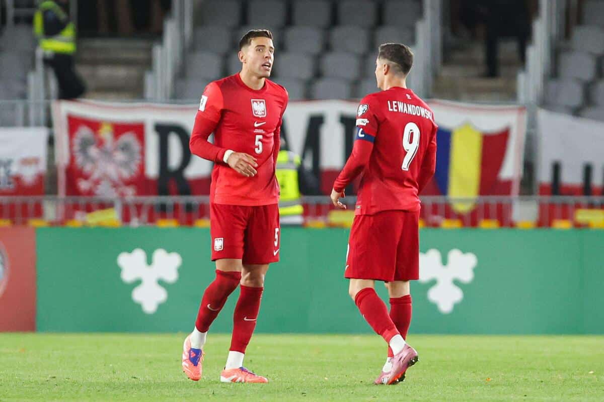 Jan Bednarek i Robert Lewandowski