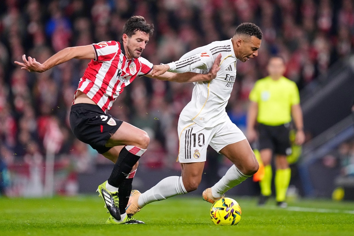 Dani Vivian i Kylian Mbappe (Athletic - Real)