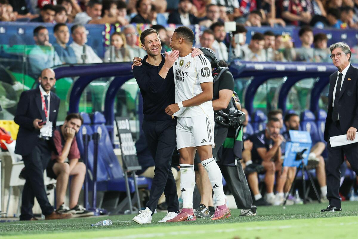 Xabi Alonso i Kylian Mbappe